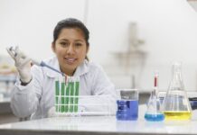 Mujeres lideran más de 1.600 proyectos científicos en Perú